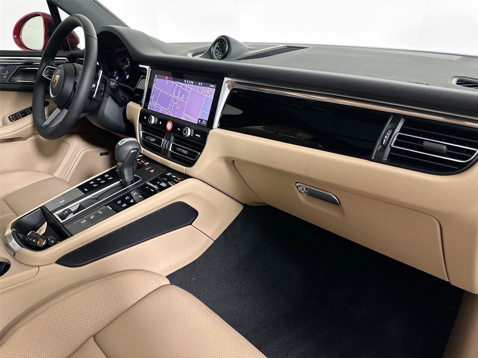 Certified 2026 Porsche Macan Turbo AWD/4WD image 29