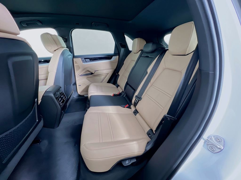 New 2026 Porsche Cayenne image 24