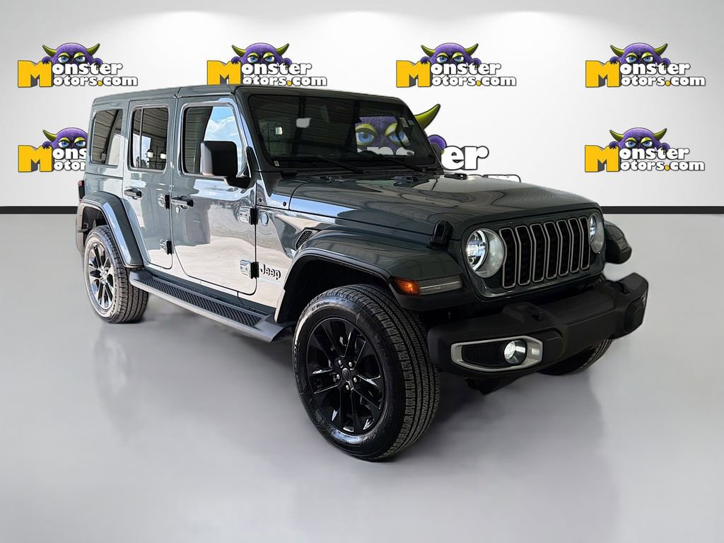 Used 2025 Jeep Wrangler Unlimited Sahara AWD/4WD image 3