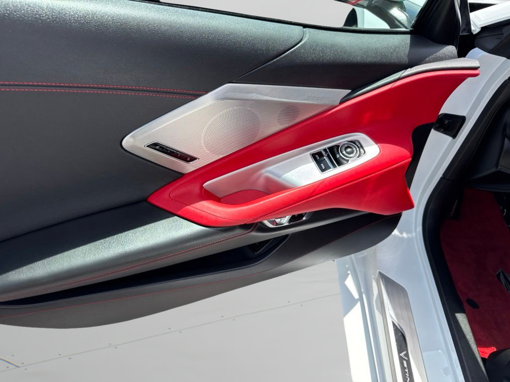 Used 2022 Chevrolet Corvette Stingray Preferred Cpe w/ Engine Appearance Package RWD image 11