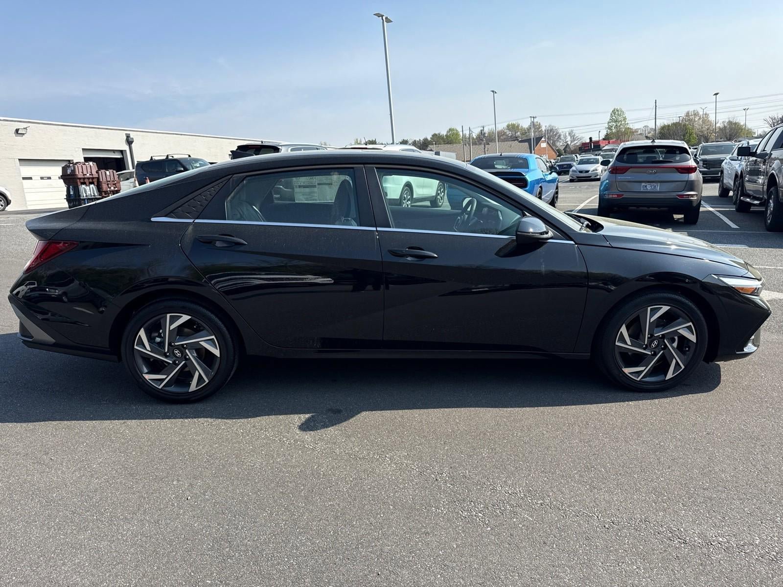 New 2026 Hyundai Elantra Limited w/ Cargo Package FWD image 39