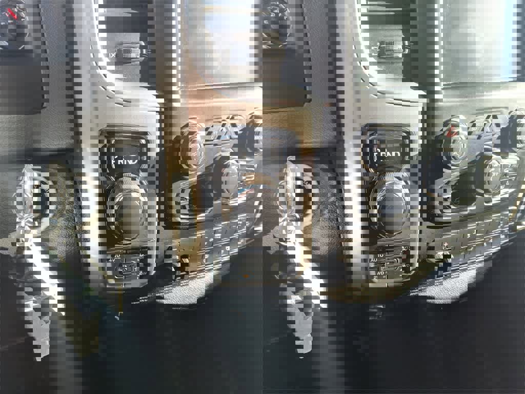 Used 2015 RAM 1500 Big Horn image 19