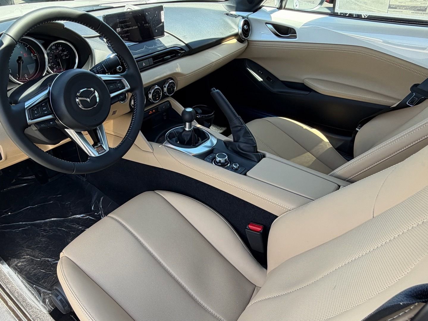 New 2026 MAZDA MX-5 Miata RF Grand Touring w/ Weather Package RWD image 10