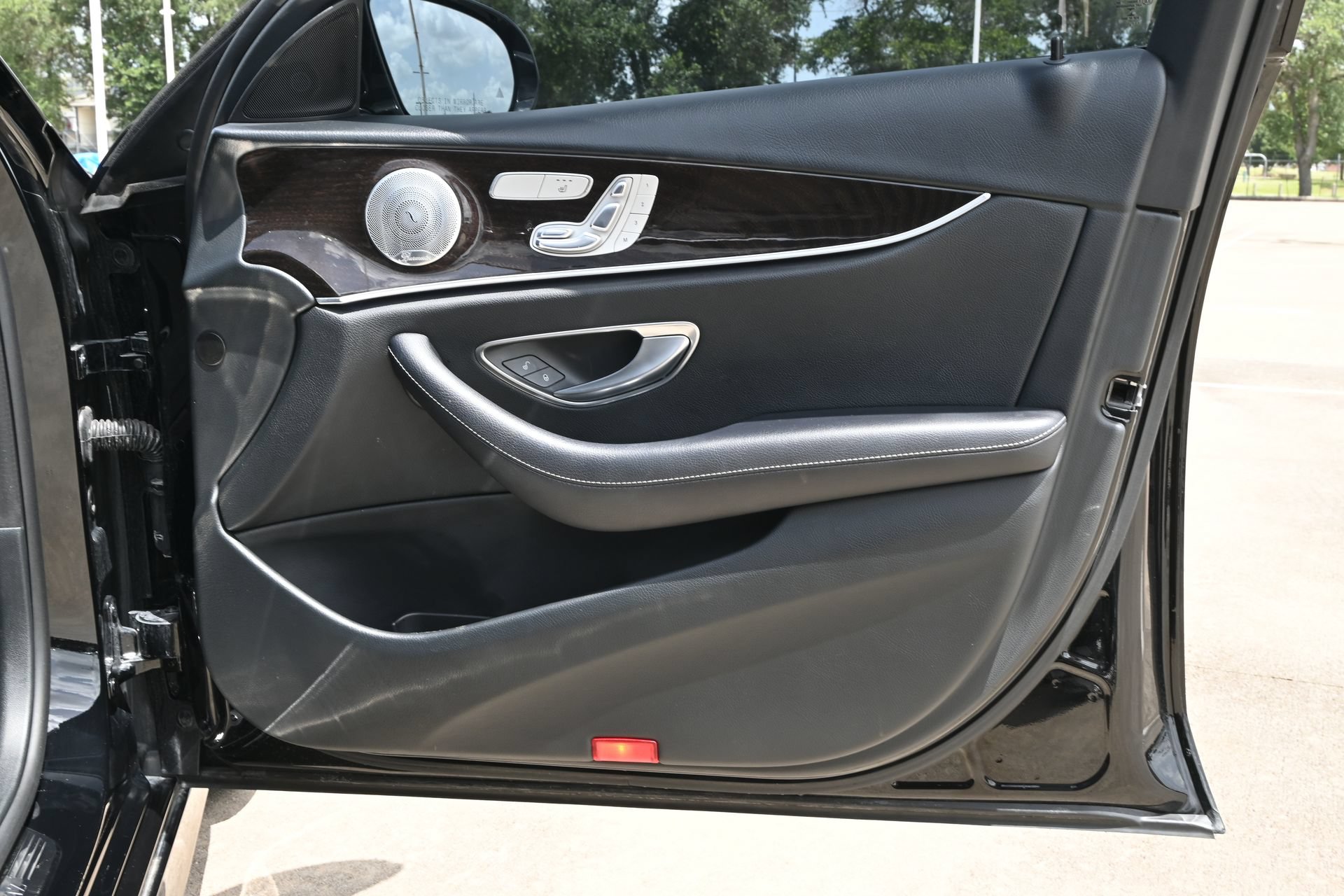 Used 2017 Mercedes-Benz E 300 image 29