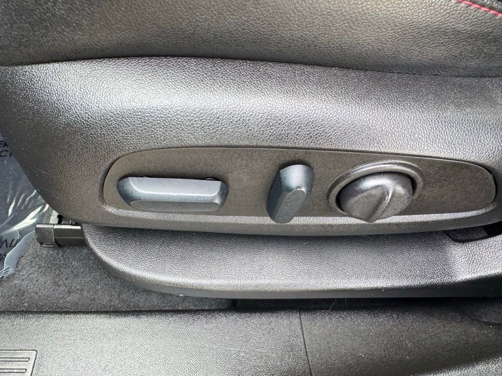 Used 2022 Chevrolet Equinox RS w/ RS Leather Package image 20