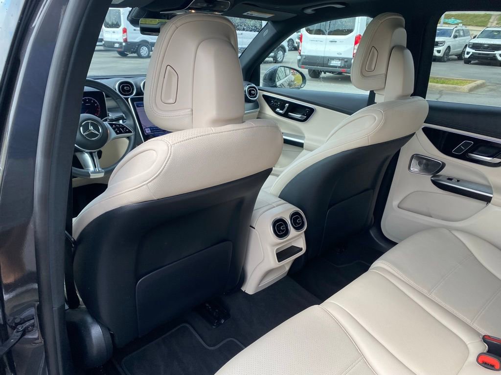 Used 2024 Mercedes-Benz GLC 300 image 29