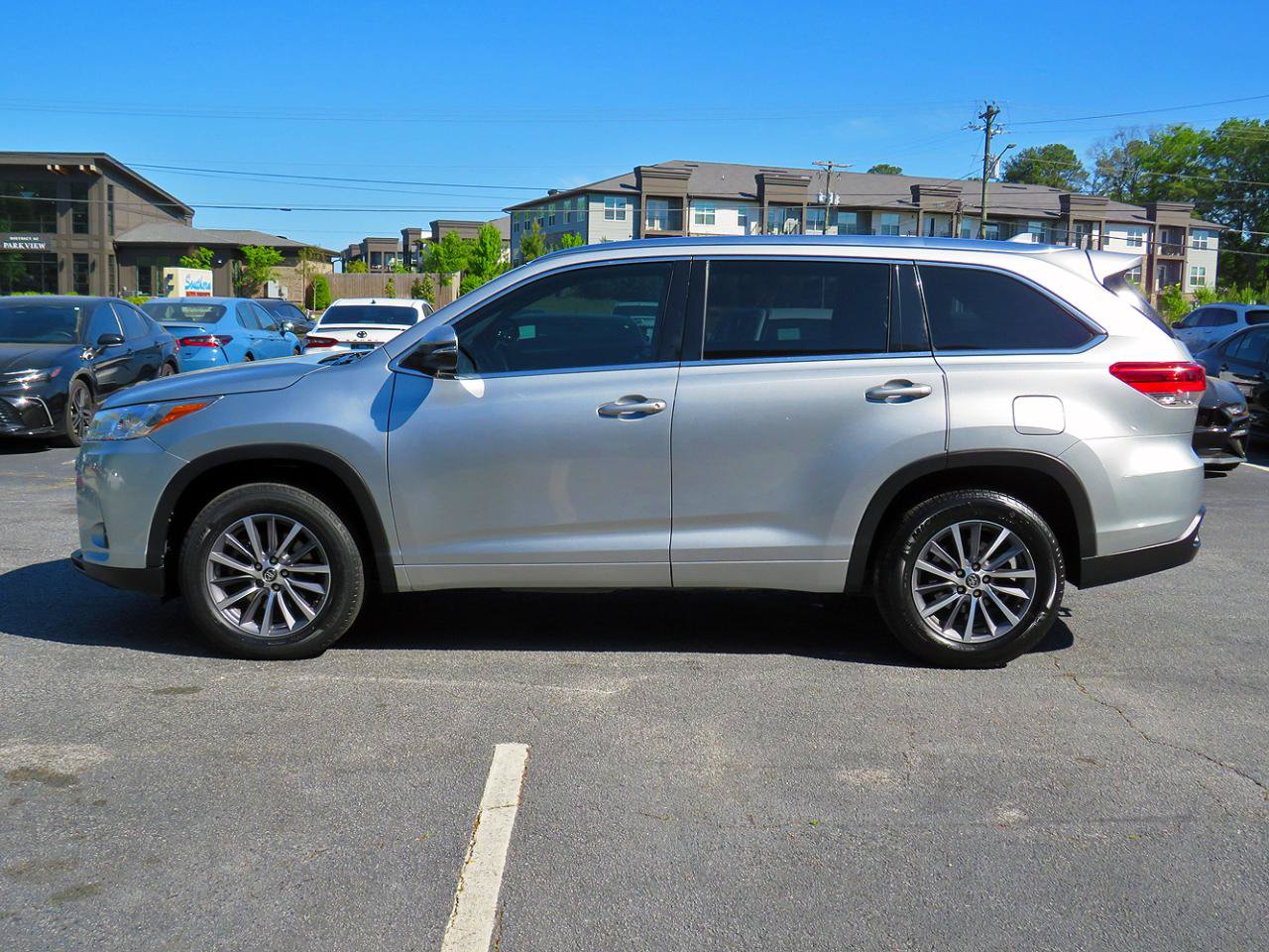 Used 2018 Toyota Highlander XLE FWD image 10