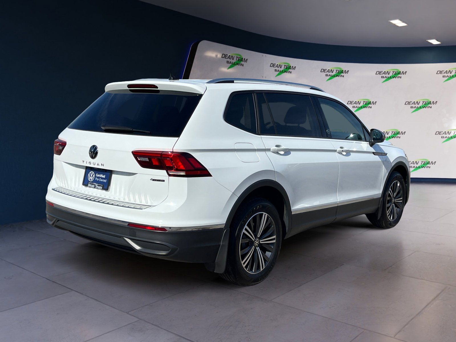 Certified 2024 Volkswagen Tiguan Wolfsburg Edition image 8