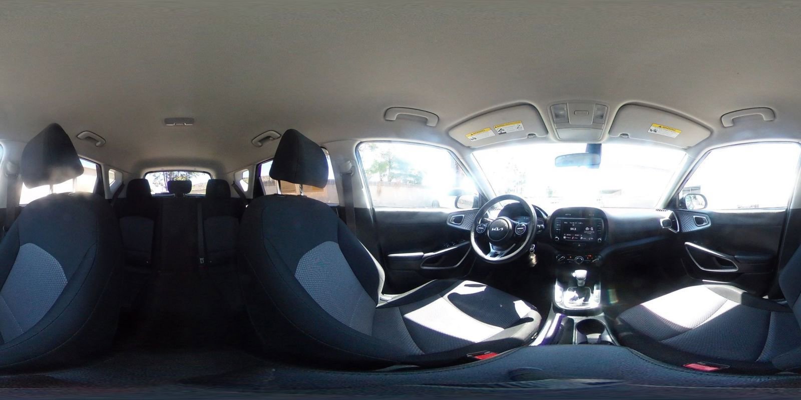 Used 2025 Kia Soul LX w/ LX Technology Package FWD image 40