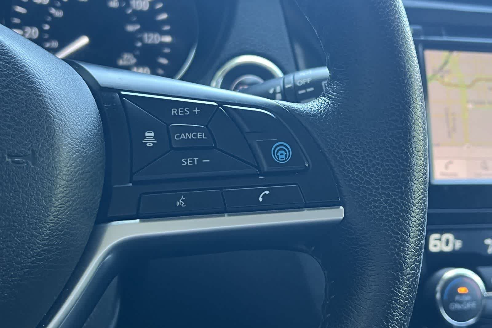 Used 2020 Nissan Rogue SV w/ Premium Package FWD image 30