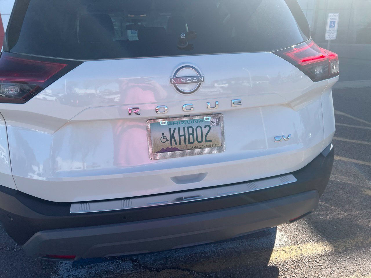 Used 2023 Nissan Rogue SV FWD image 9