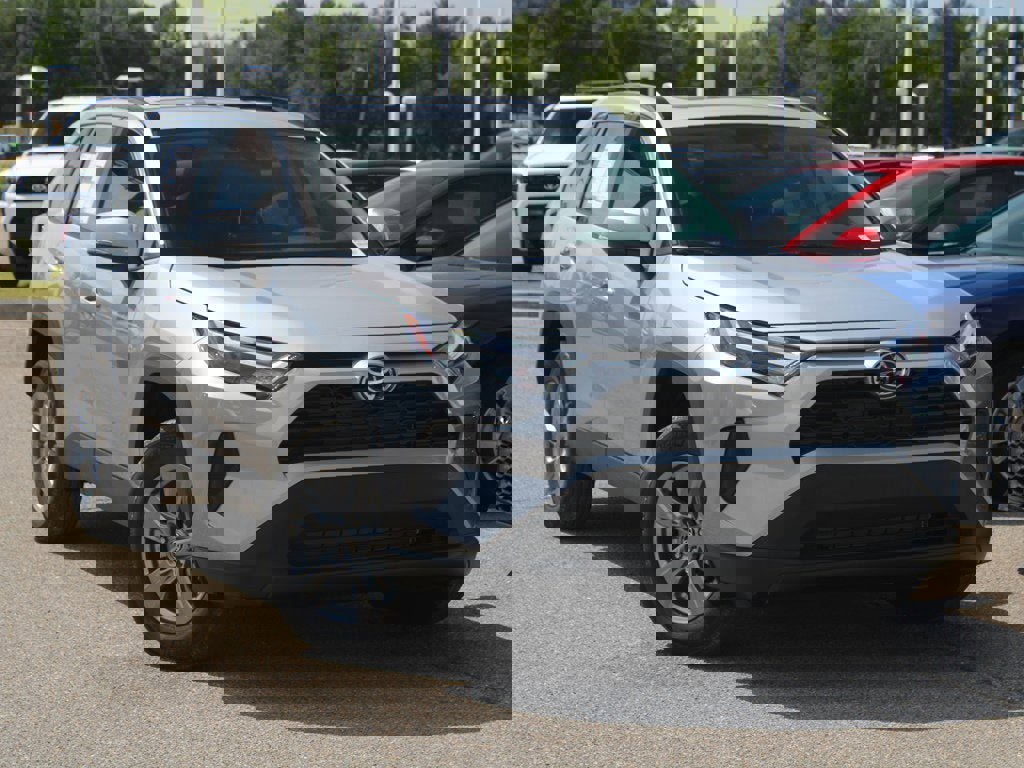 New 2025 Toyota RAV4 XLE image 7
