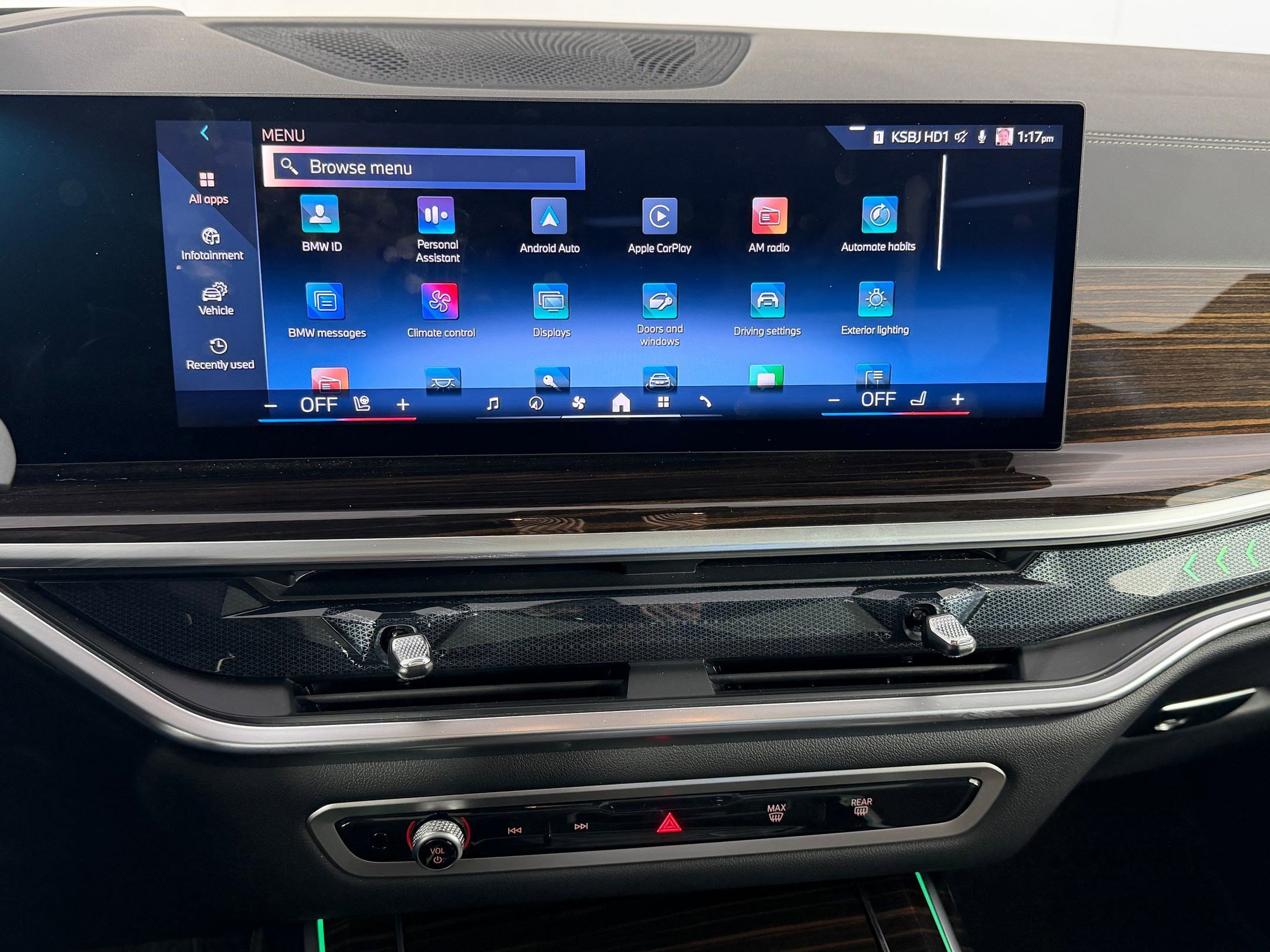 Used 2026 BMW X7 xDrive40i image 25