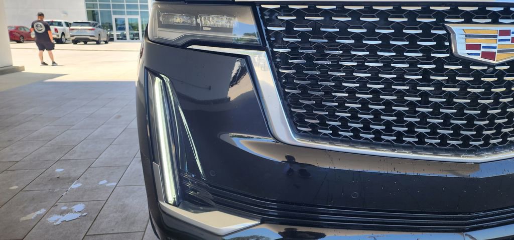Used 2024 Cadillac Escalade ESV Premium Luxury w/ LPO, Floor Liner Package AWD/4WD image 4