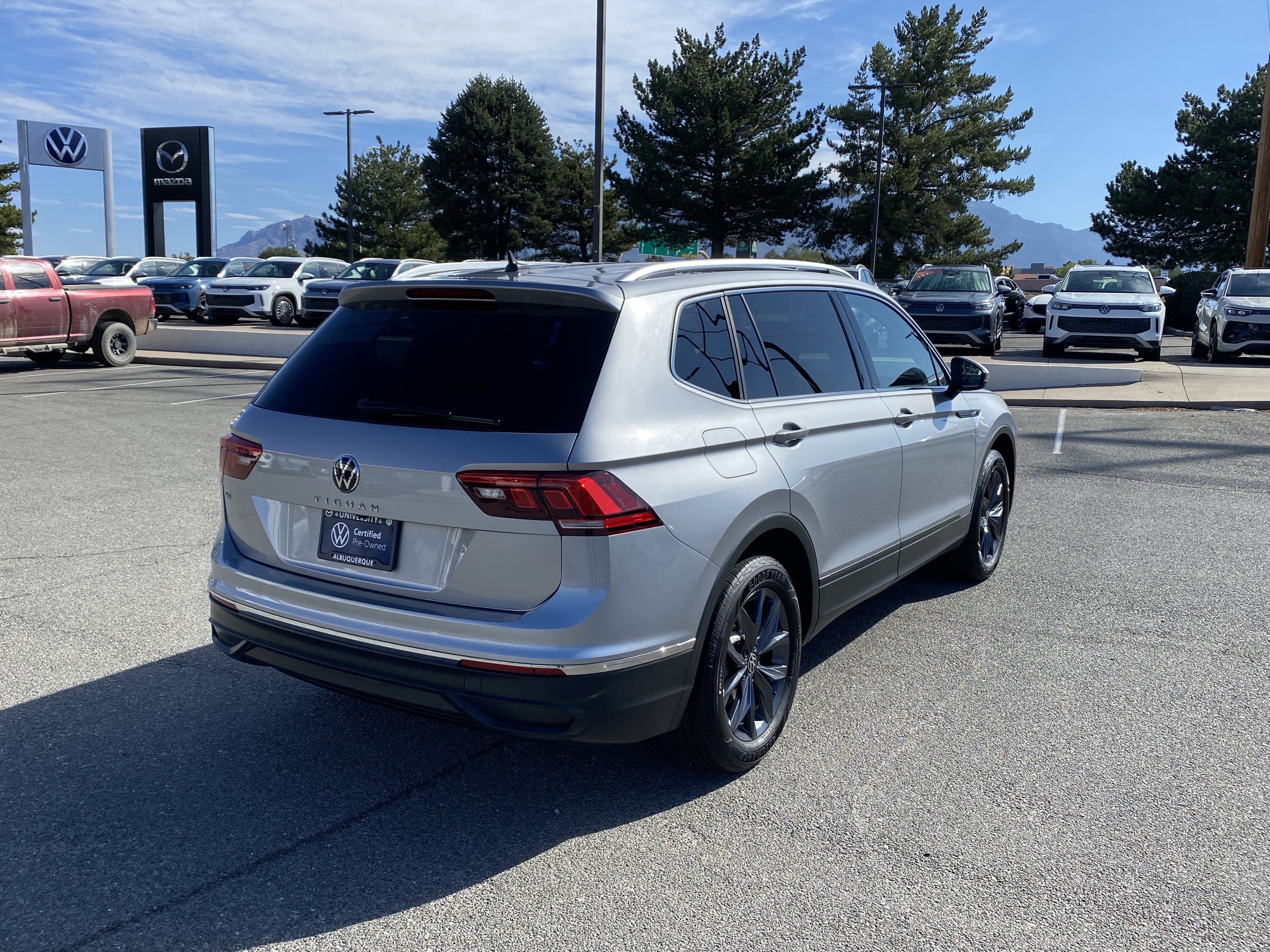 Certified 2023 Volkswagen Tiguan SE FWD image 53