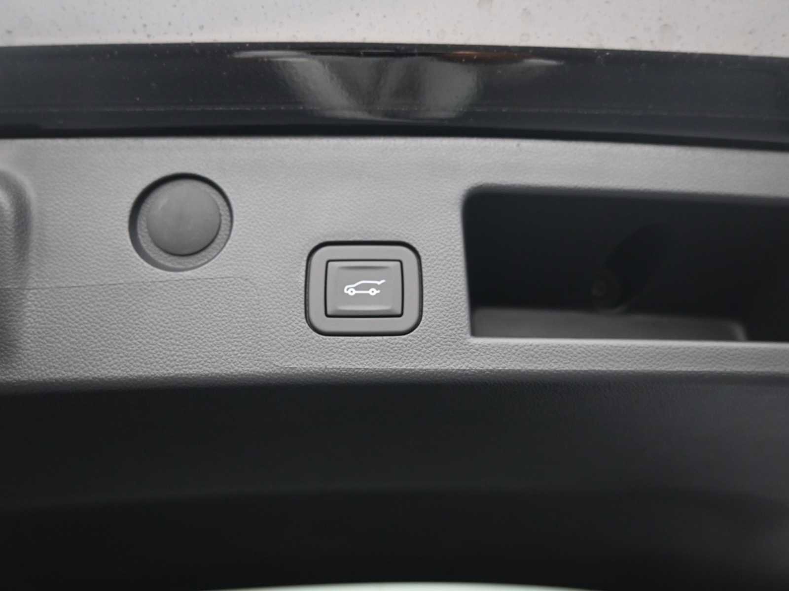 New 2026 GMC Terrain AT4 w/ Convenience Package III image 23