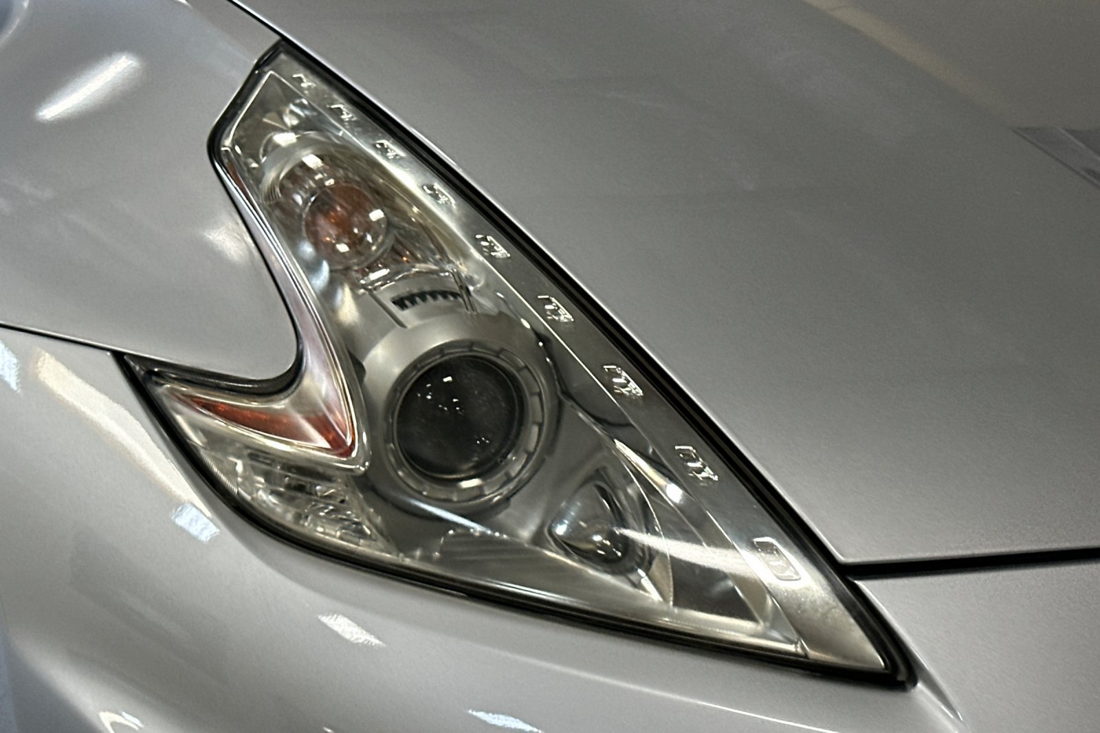 Used 2013 Nissan 370Z Coupe RWD image 42