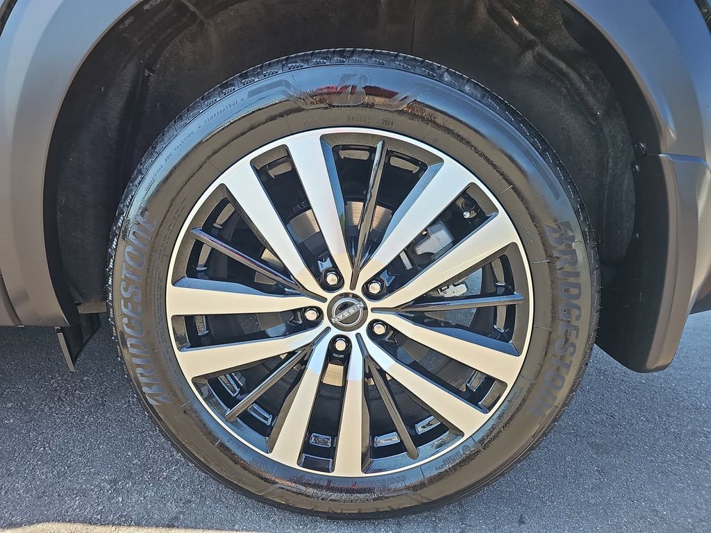 Used 2024 Nissan Pathfinder Platinum w/ Cargo Package image 38