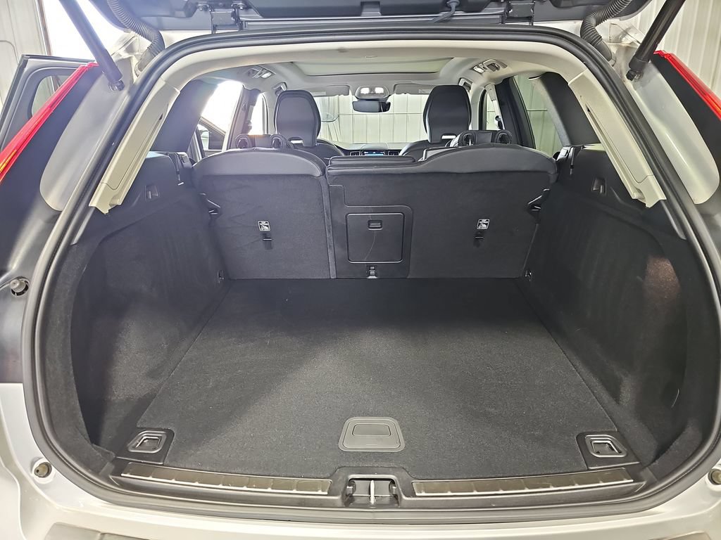 Used 2023 Volvo XC60 B5 Plus w/ Climate Package AWD/4WD image 12