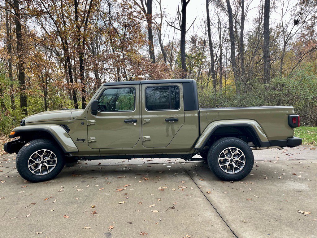 New 2026 Jeep Gladiator Sport image 4