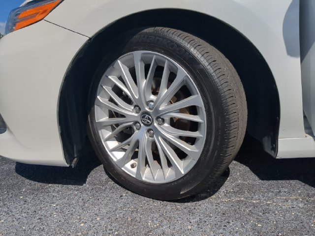 Used 2019 Toyota Camry XLE w/ Navigation Package FWD image 36
