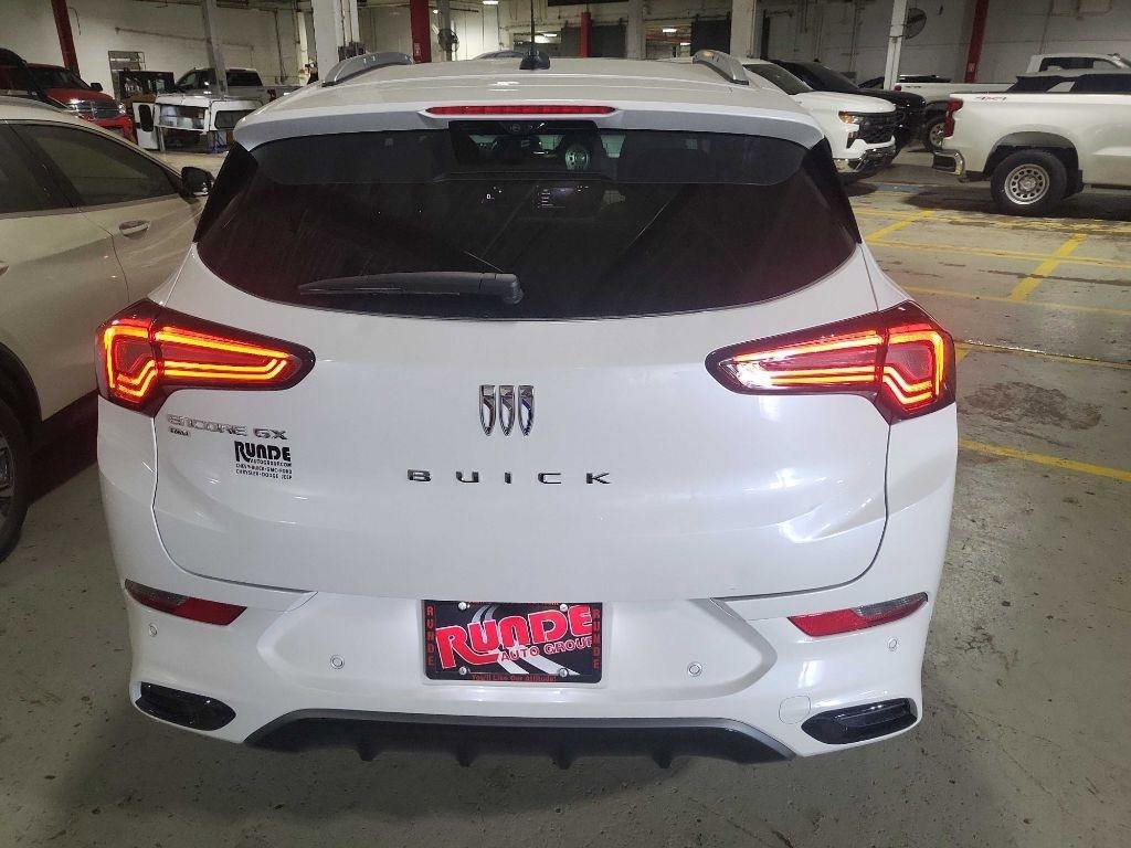 Used 2025 Buick Encore GX Avenir w/ Avenir Technology Package AWD/4WD image 9