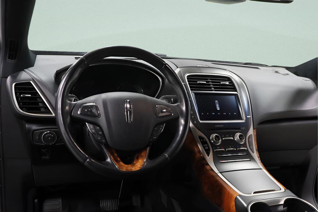 Used 2016 Lincoln MKX Select w/ Select Plus Package AWD/4WD image 6