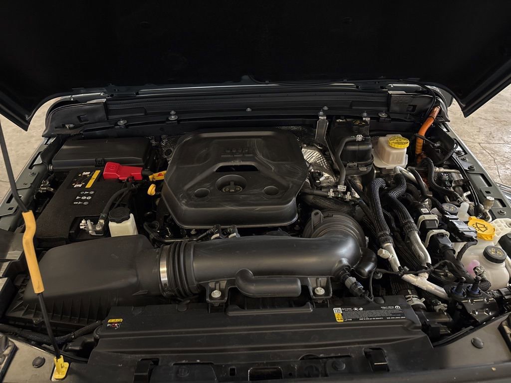 Used 2025 Jeep Wrangler Unlimited Sahara image 15