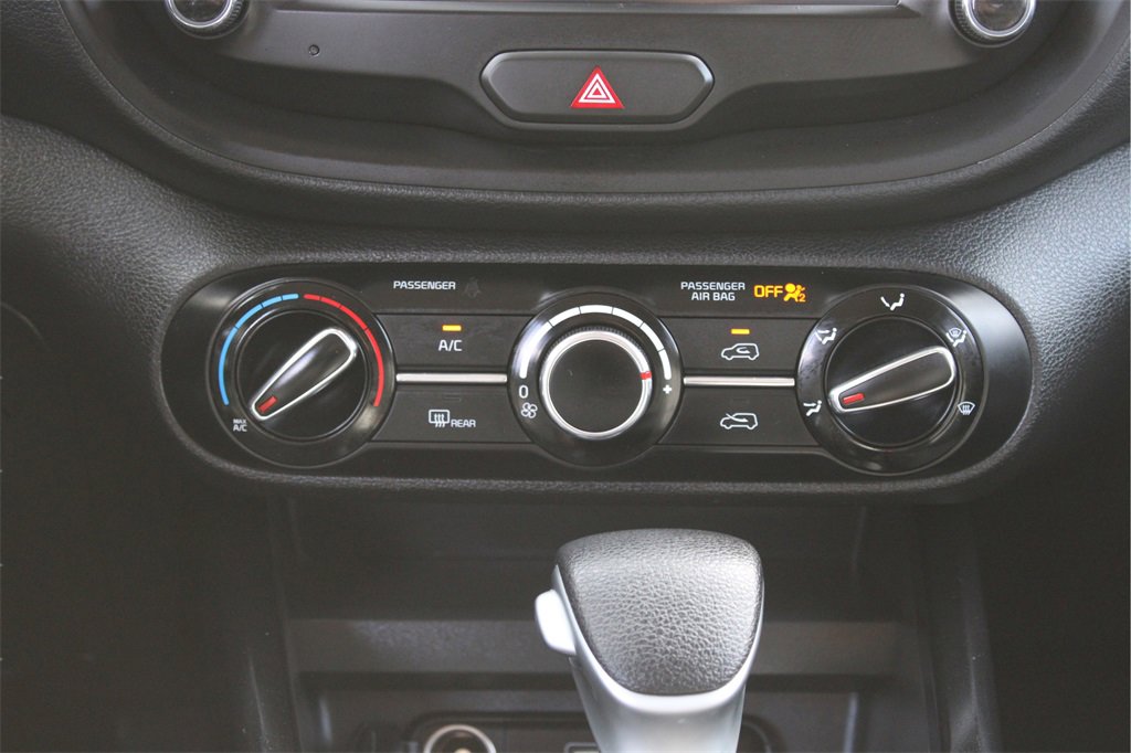 Used 2023 Kia Soul LX image 16