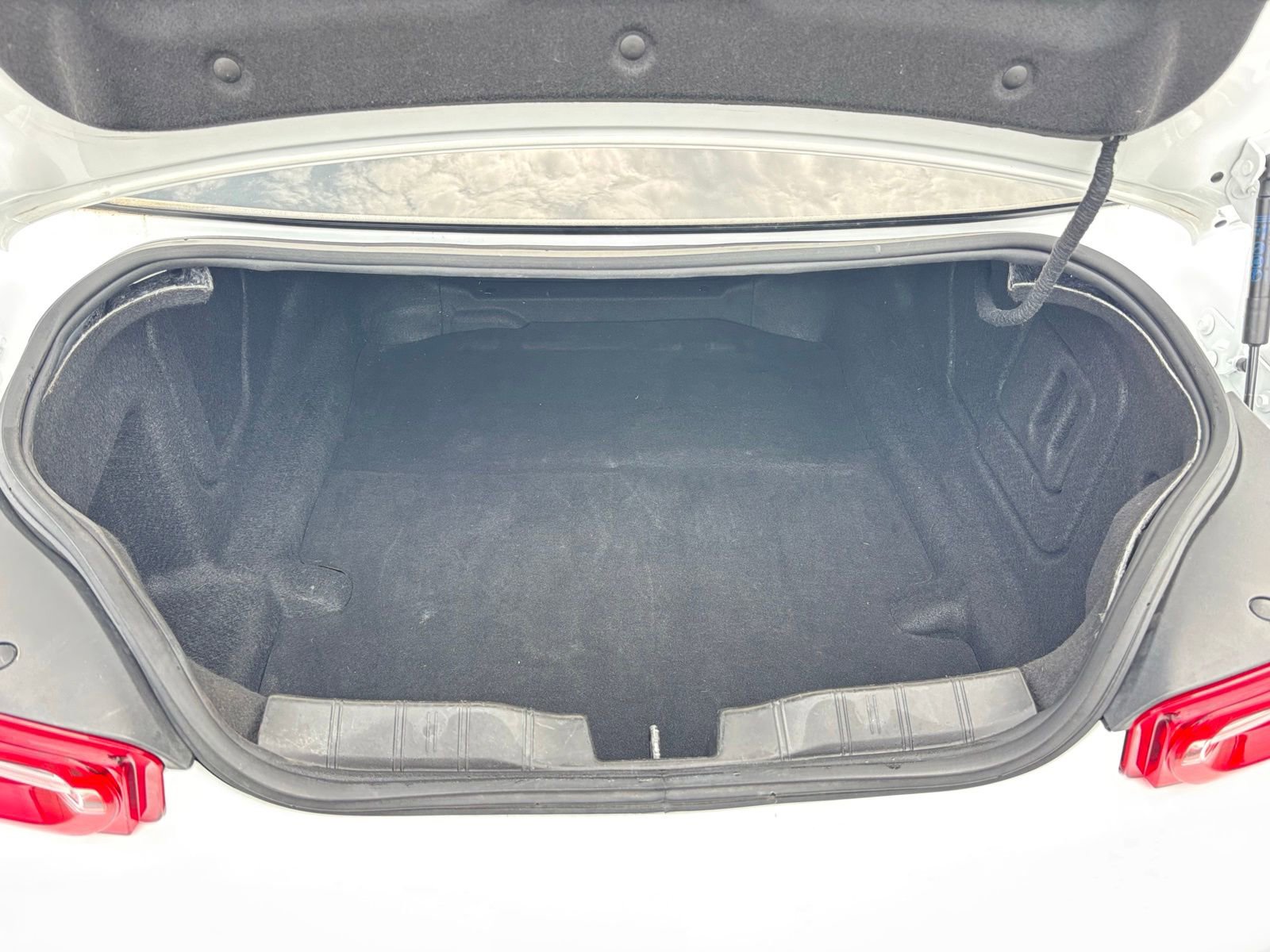 Used 2023 Chevrolet Camaro LT RWD image 16