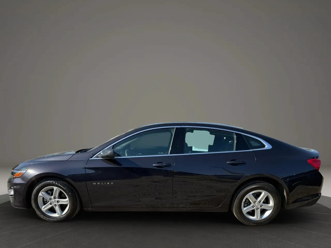 Used 2023 Chevrolet Malibu LT FWD image 8