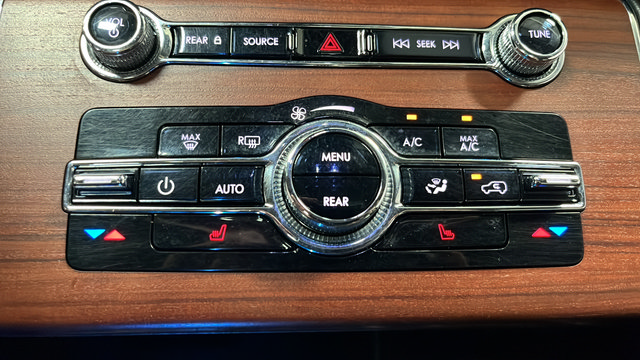 Used 2021 Lincoln Aviator Reserve w/ Class IV Trailer Tow Package AWD/4WD image 37