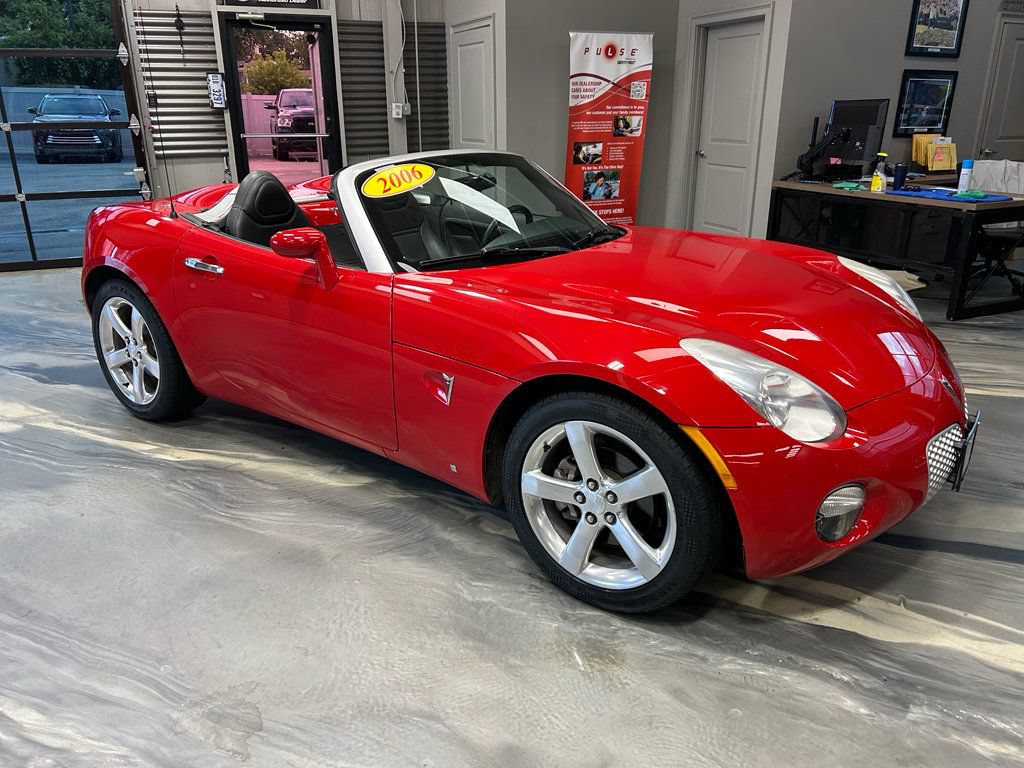 Used 2006 Pontiac Solstice Convertible w/ Premium Package RWD image 18