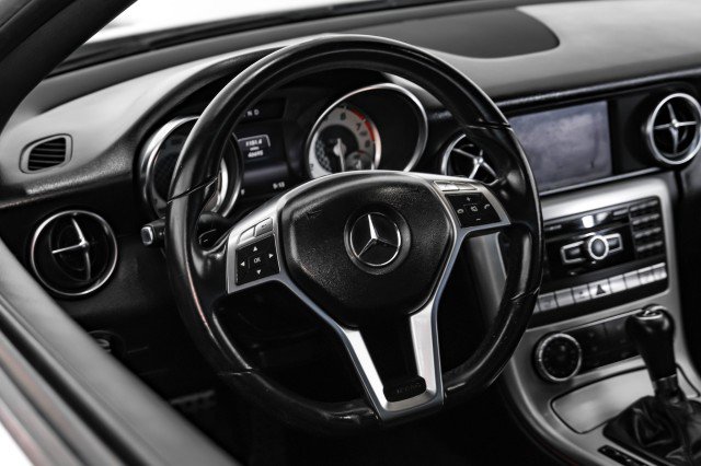 Used 2014 Mercedes-Benz SLK 250 image 15