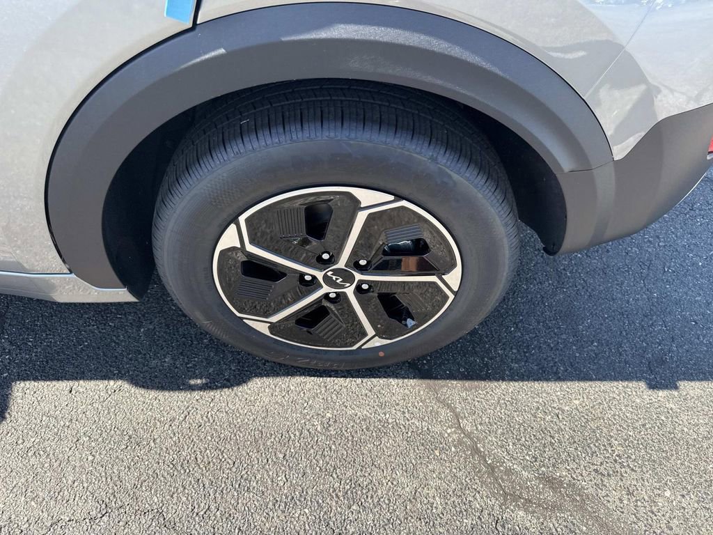 New 2026 Kia Niro LX FWD image 5
