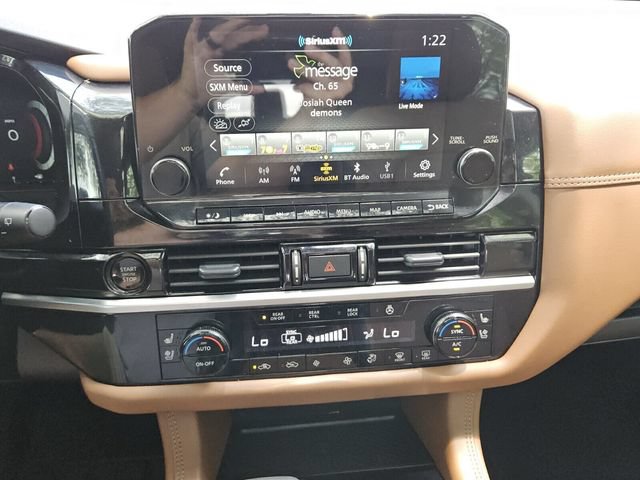 Used 2025 Nissan Pathfinder Platinum AWD/4WD image 18
