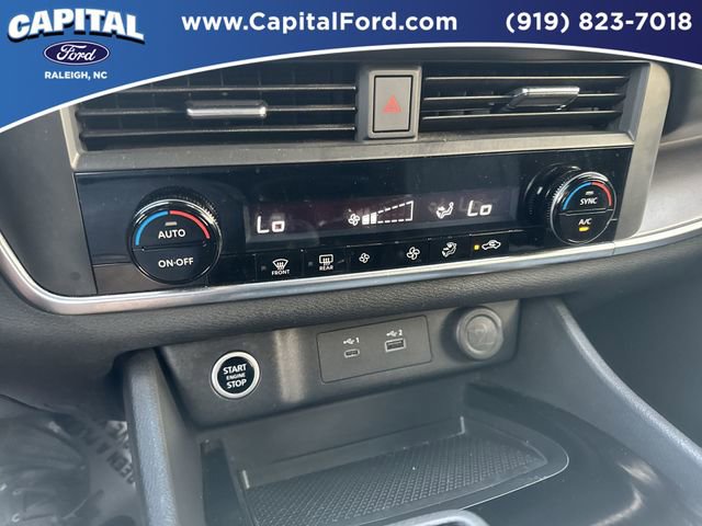 Used 2023 Nissan Rogue SV image 28