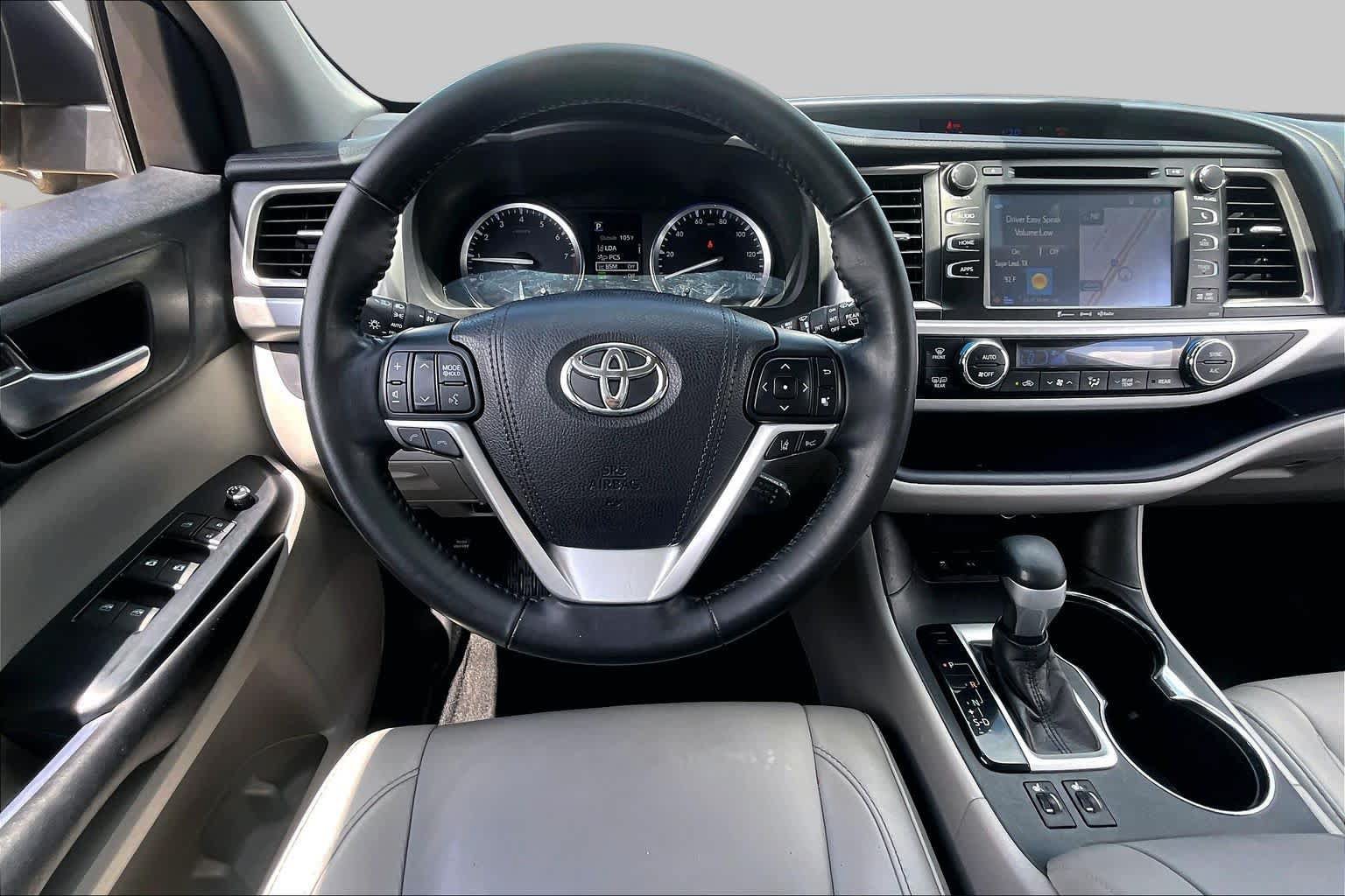 Used 2018 Toyota Highlander XLE FWD image 6
