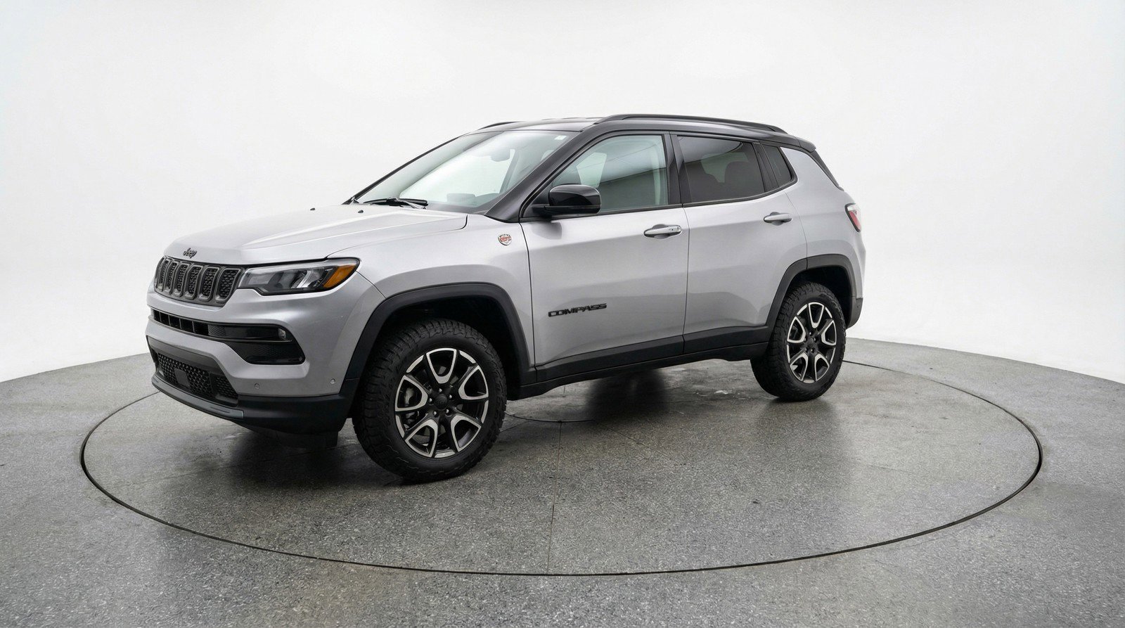 Used 2025 Jeep Compass Trailhawk image 3
