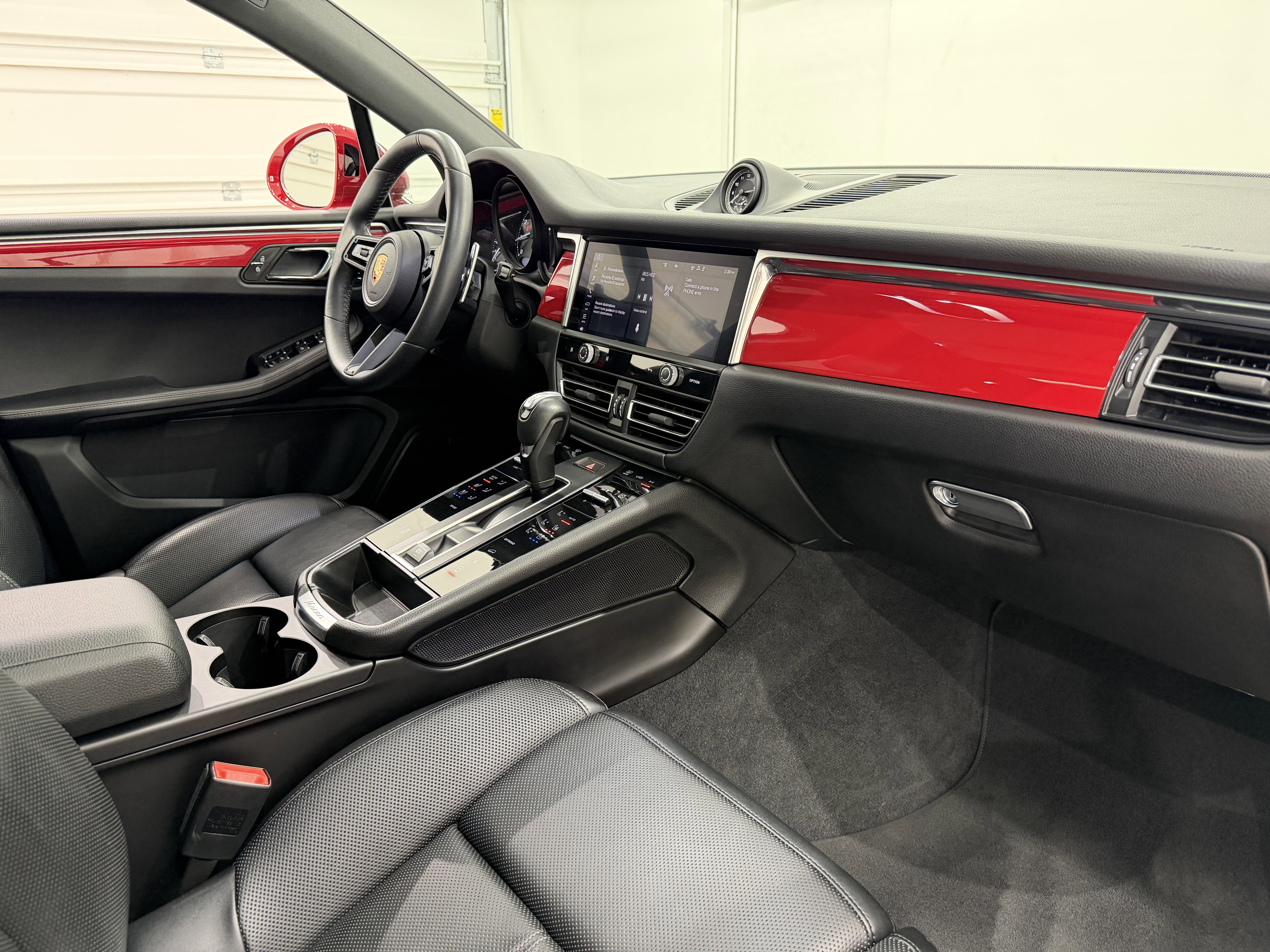 Certified 2024 Porsche Macan image 24