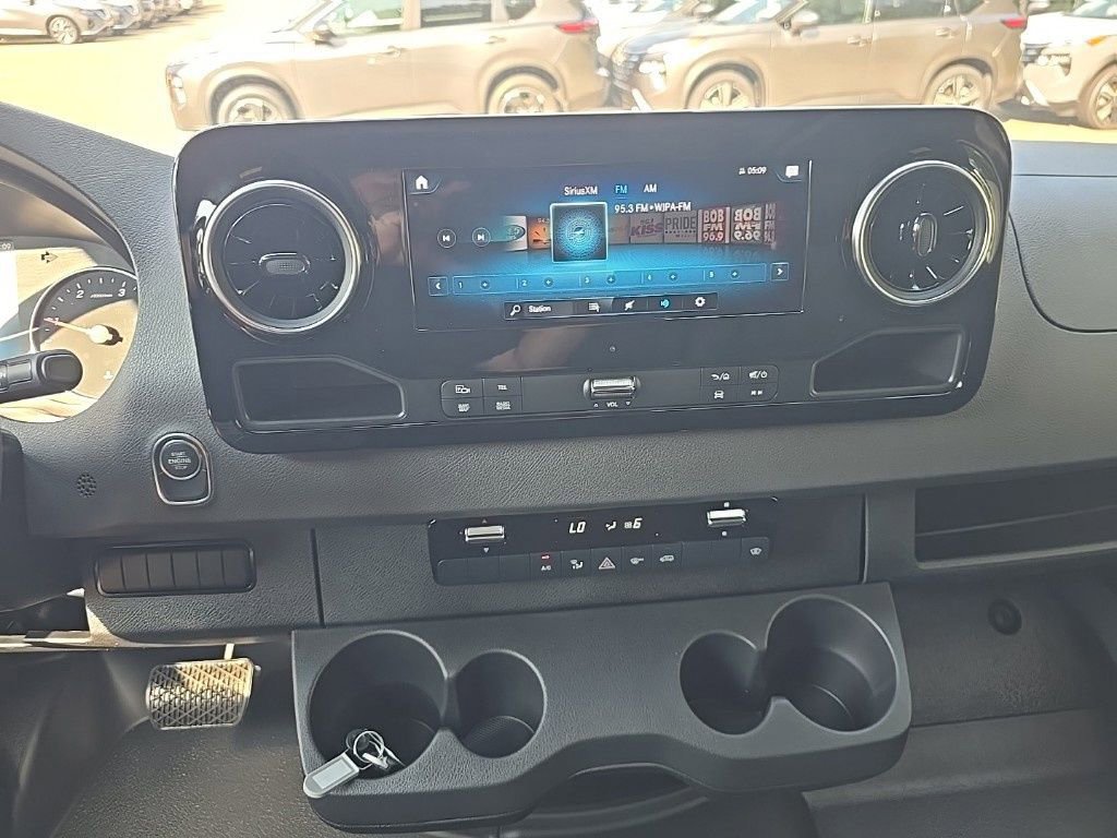 New 2024 Mercedes-Benz Sprinter 2500 image 18