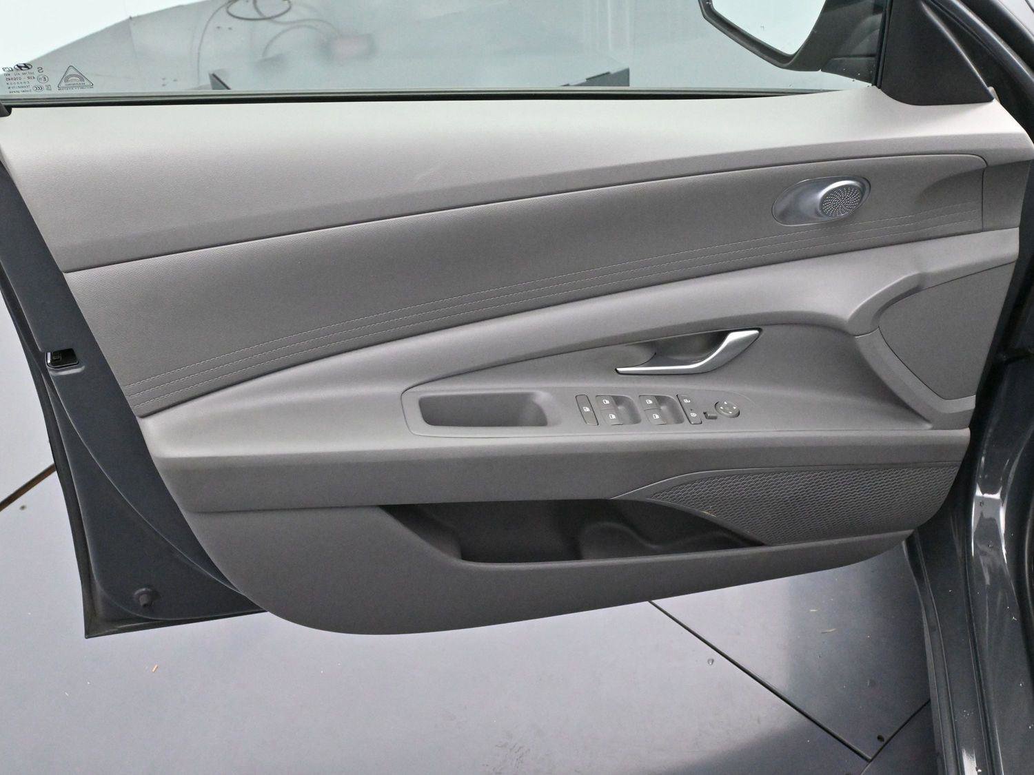 Used 2023 Hyundai Elantra SEL image 9