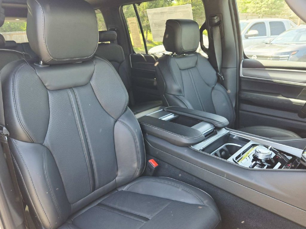 New 2026 Jeep Grand Wagoneer Limited AWD/4WD image 22