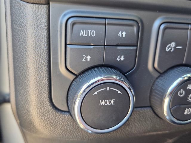 Certified 2025 Chevrolet Suburban Z71 AWD/4WD image 35