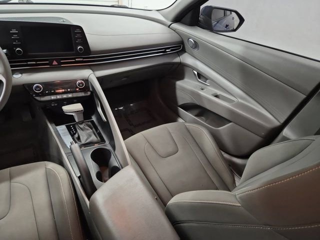 Used 2023 Hyundai Elantra SEL FWD image 12