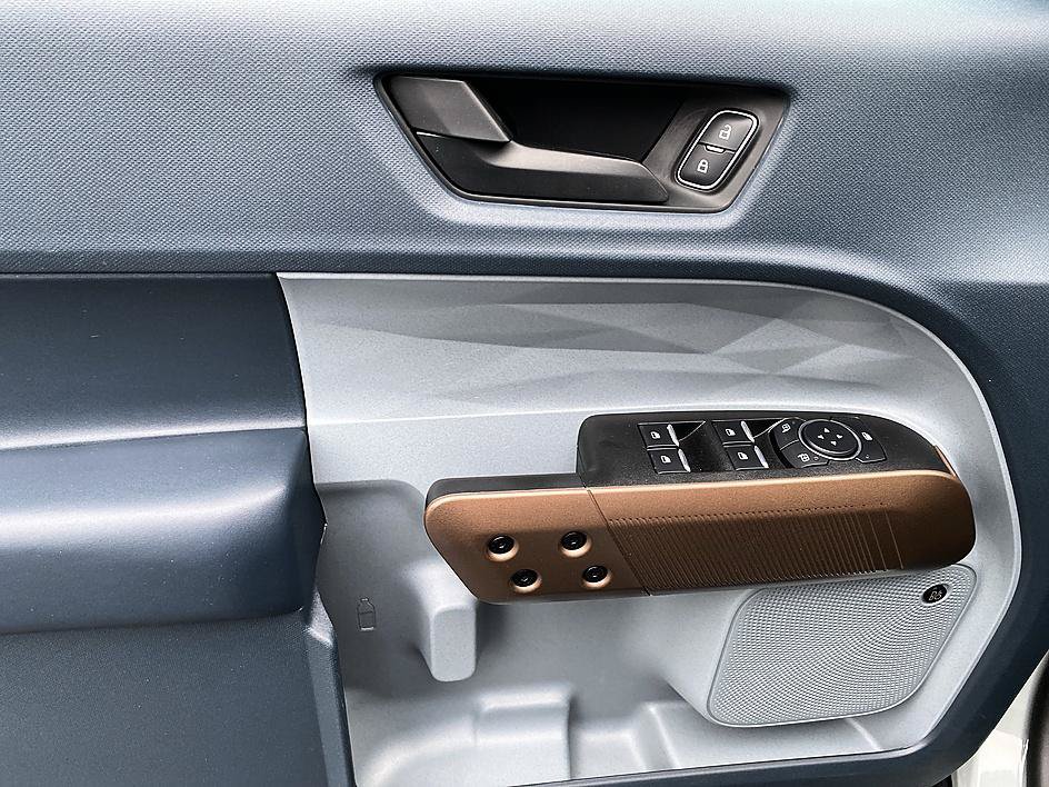 Used 2024 Ford Maverick Lariat FWD image 9