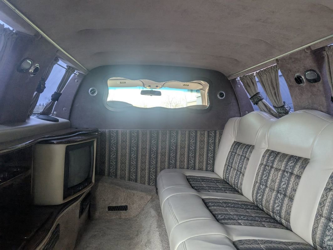 Used 1999 Lincoln Town Car Executive image 33