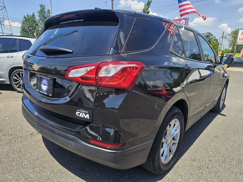 Used 2020 Chevrolet Equinox LS w/ LS Convenience Package FWD image 5
