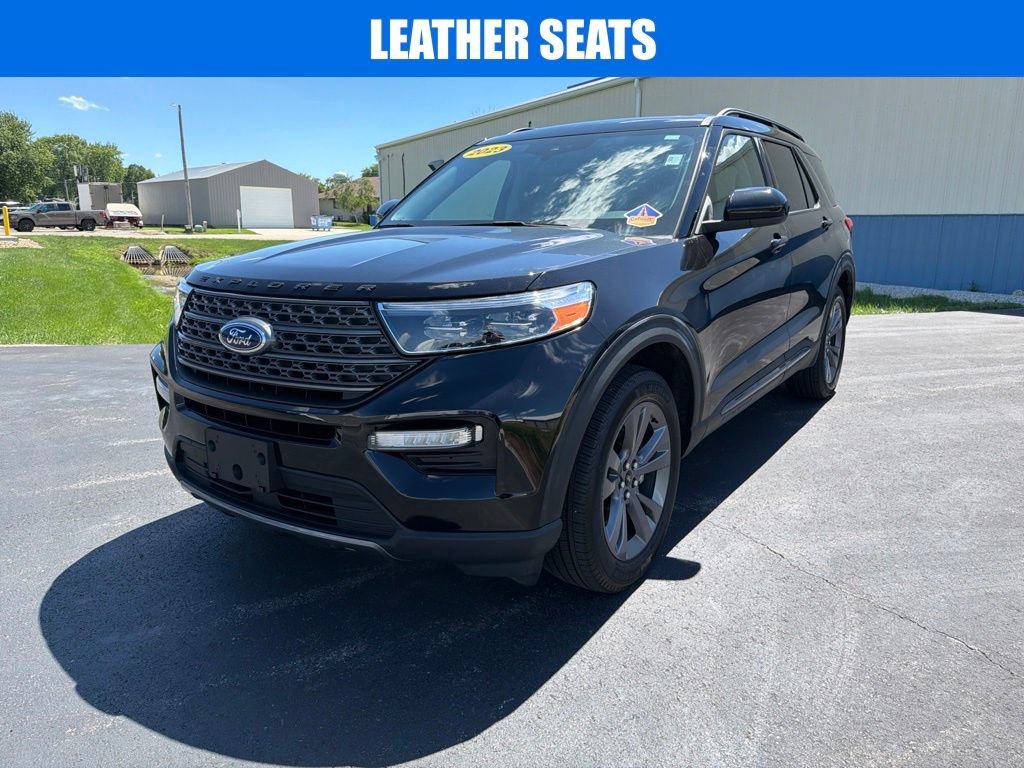 Used 2023 Ford Explorer XLT w/ Equipment Group 202A AWD/4WD image 8