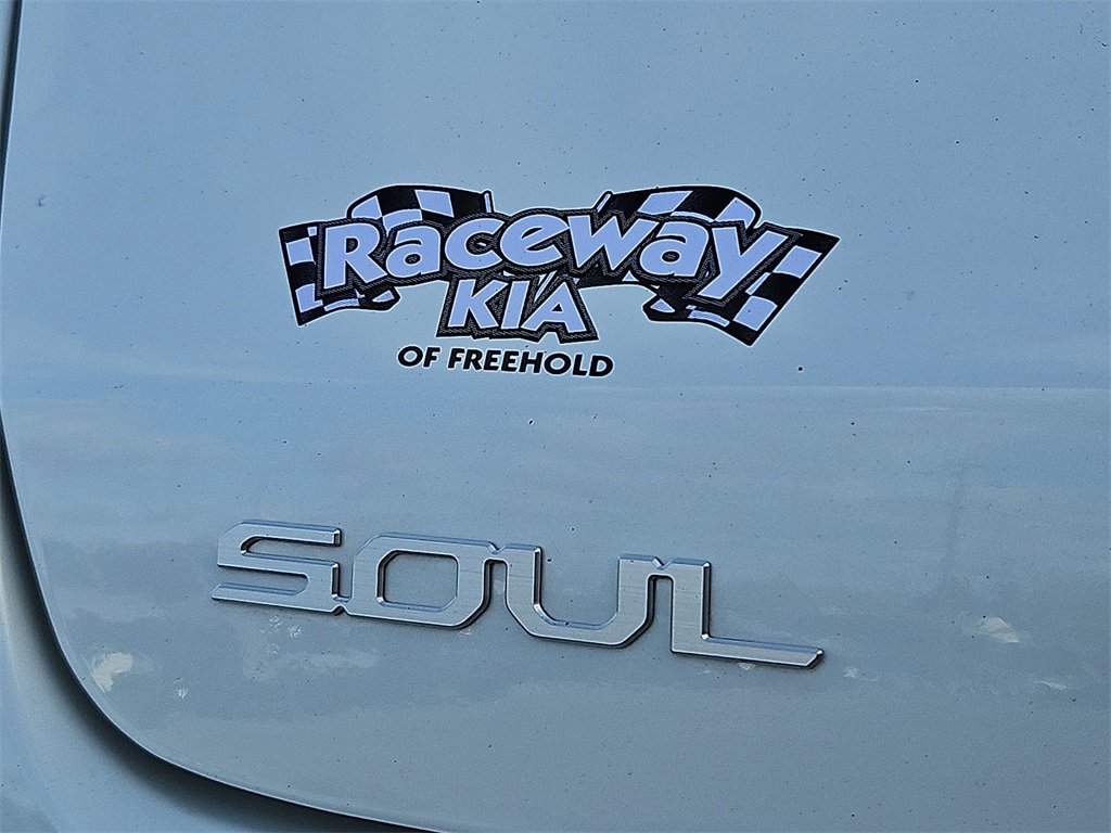 Certified 2025 Kia Soul LX w/ LX Technology Package image 30